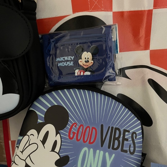 Mickey Mouse bundle - Picture 4 of 8